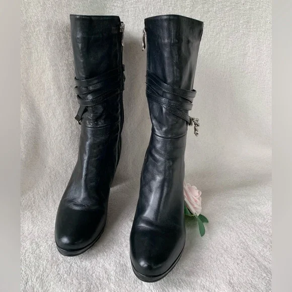 Arctica Exclusive Leather Waterproof Chained Heeled Boots - Picture 9 of 15